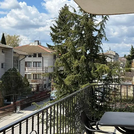 Relax Boutique House Къща за гости 3*