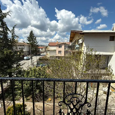 Relax Boutique House Къща за гости 3*