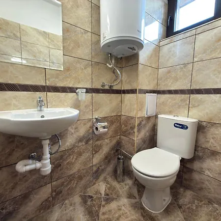 Relax Boutique House Къща за гости 3*