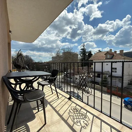 Relax Boutique House Къща за гости